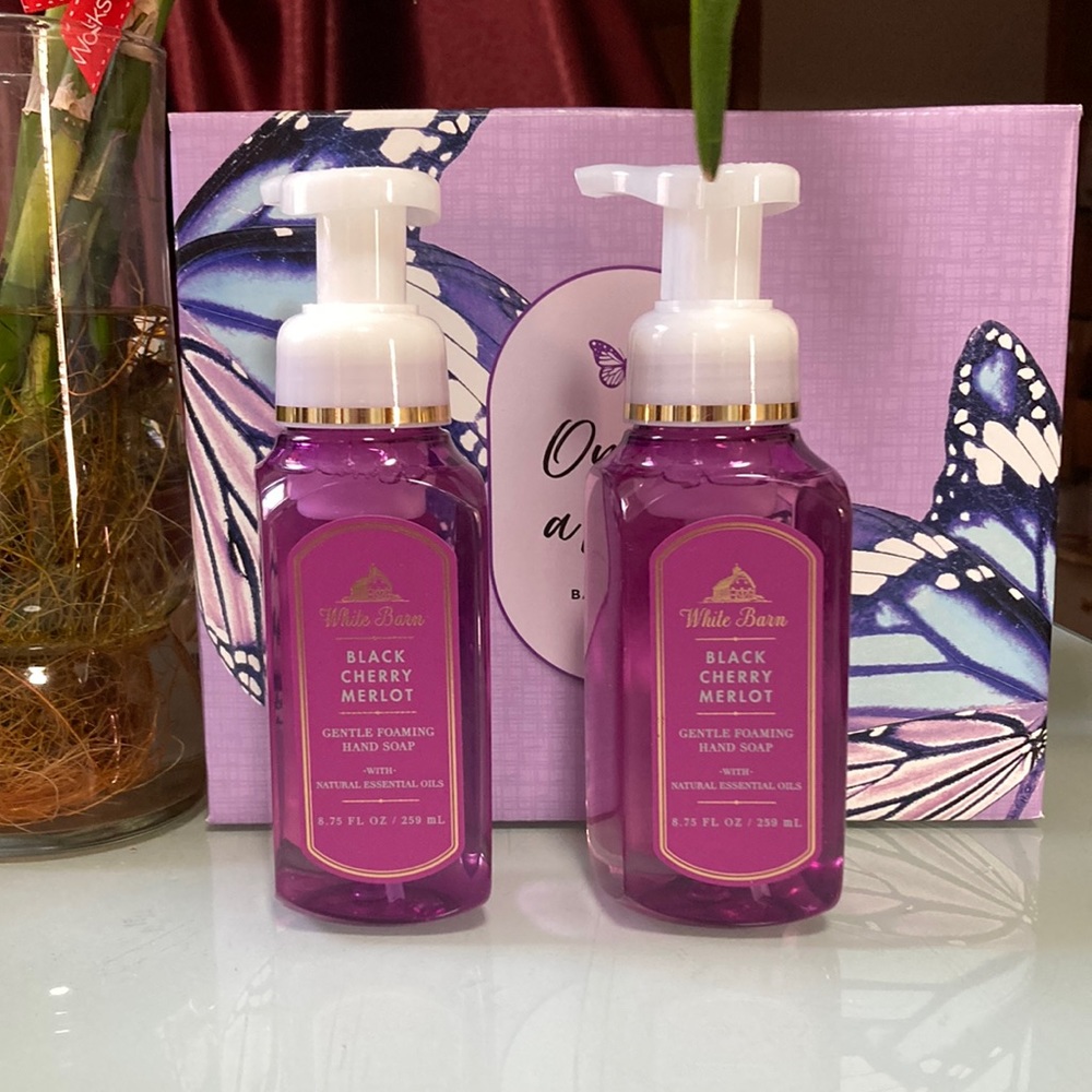 Bath and Body Works Black Cherry Merlot Hand Soaps X2